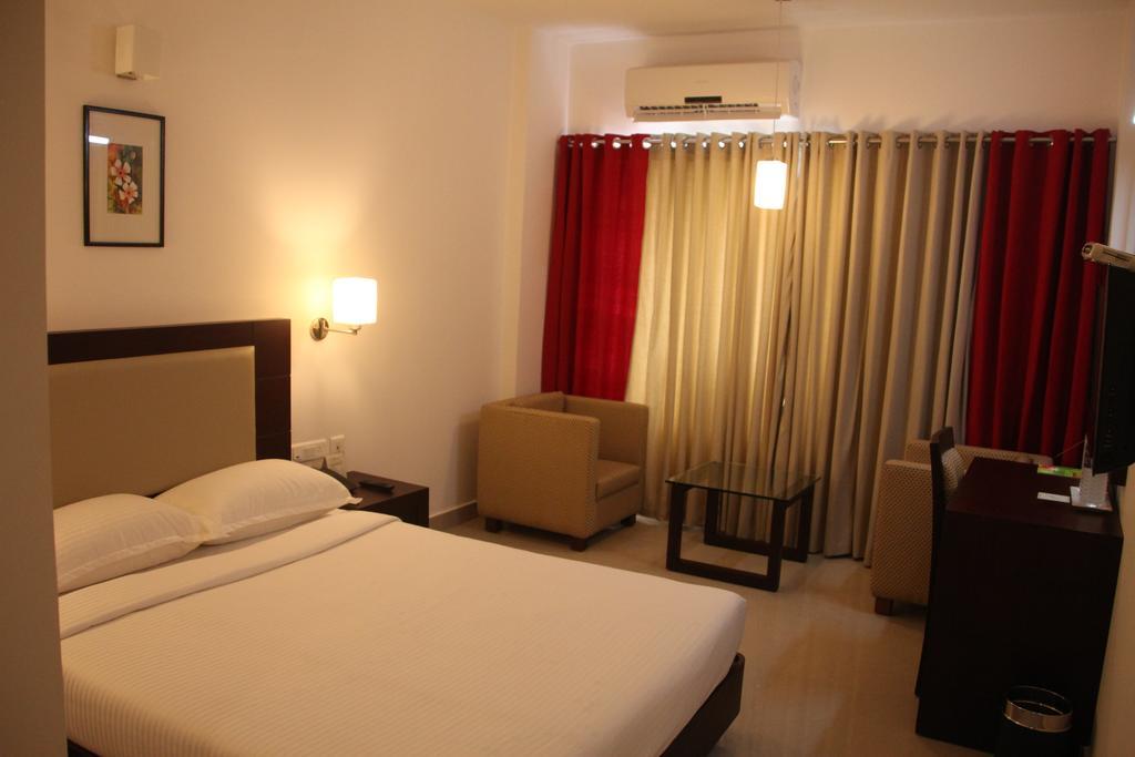 Hotel Hills Park Pathanāmthitta Habitación foto